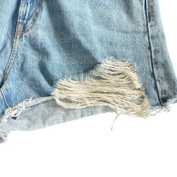 Zara Women's Destroyed Denim Short Cut Off Frayed Hem Hi-Rise Light Wash Size 8 - Picture 6 of 12